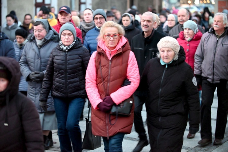 Droga Krzyżowa ulicami Dzierżoniowa