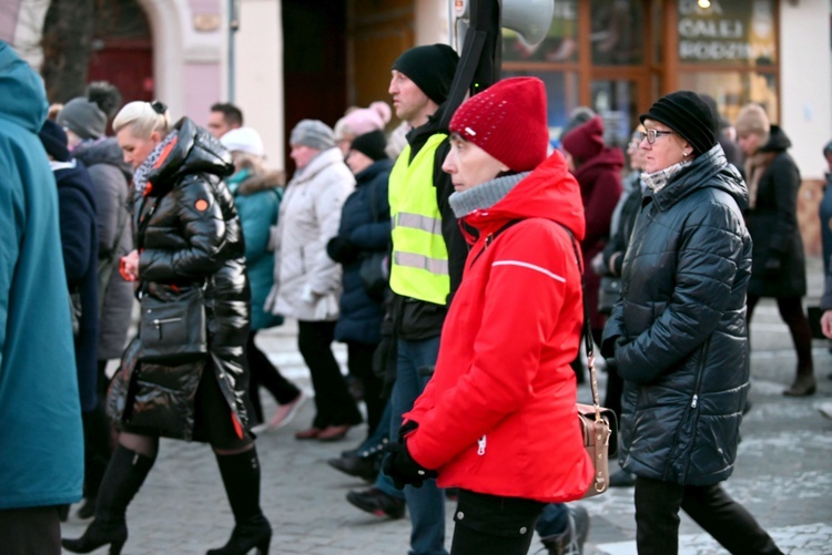 Droga Krzyżowa ulicami Dzierżoniowa