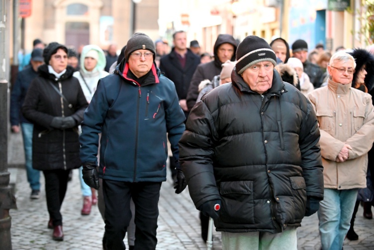 Droga Krzyżowa ulicami Dzierżoniowa