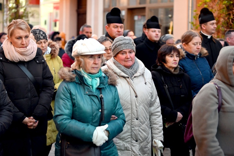 Droga Krzyżowa ulicami Dzierżoniowa