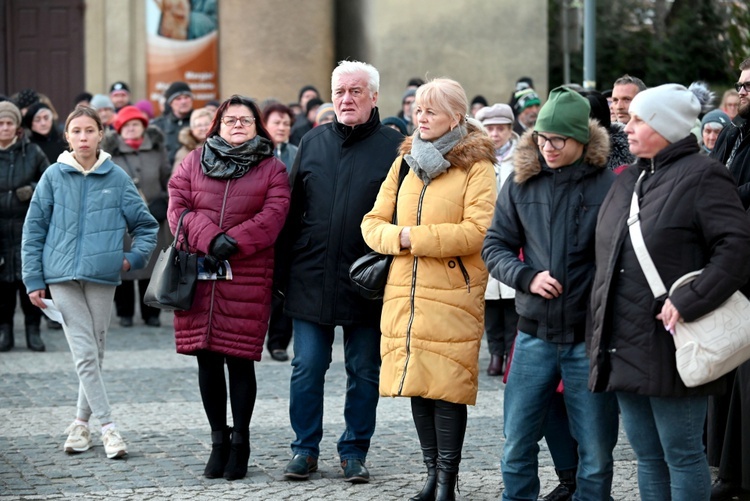 Droga Krzyżowa ulicami Dzierżoniowa