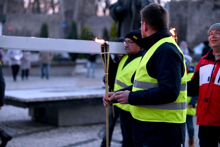 Droga Krzyżowa ulicami Dzierżoniowa