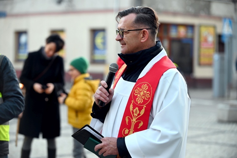 Droga Krzyżowa ulicami Dzierżoniowa