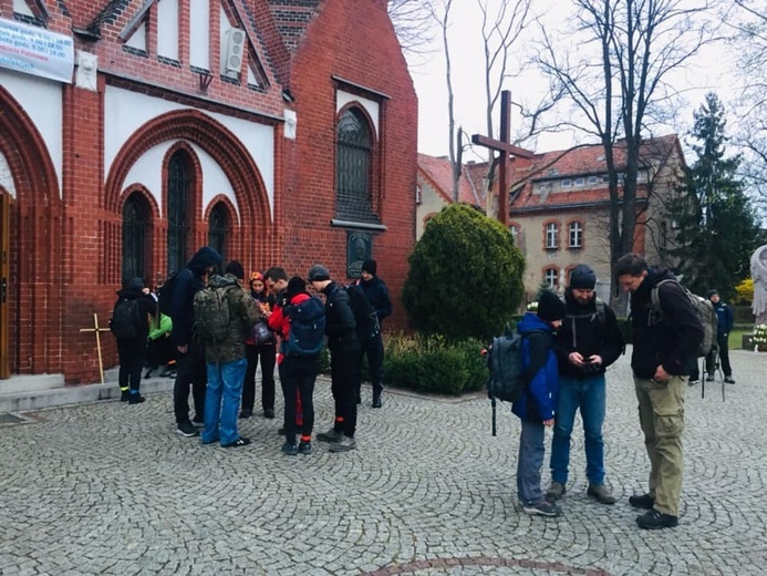 EDK z Wrocławia-Kleciny. Ku górskim szczytom