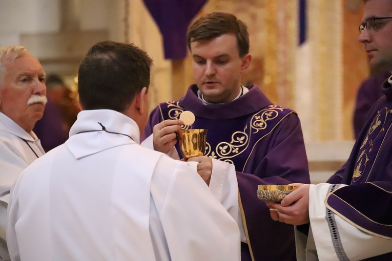 Błogosławieństwo nadzwyczajnych szafarzy Komunii Świętej 2022