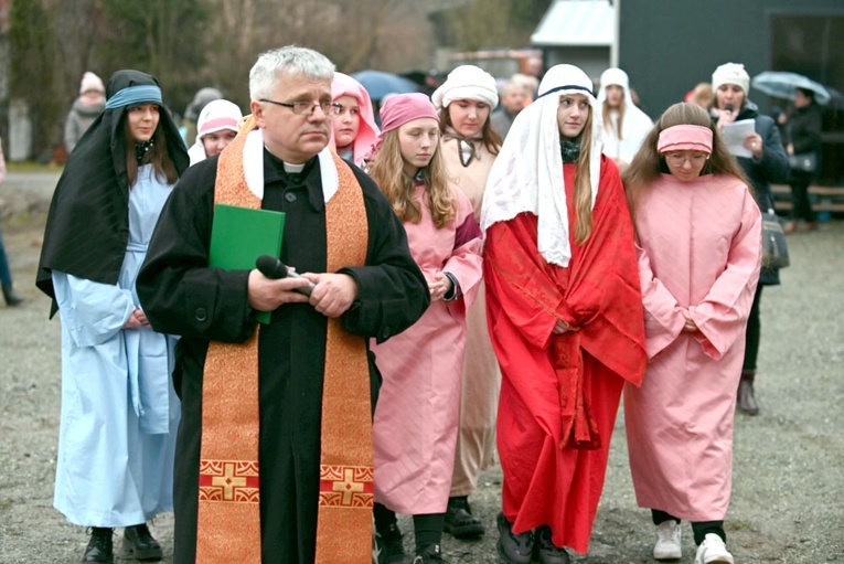 Dramatyczny spektakl na ulicach Głuszycy  