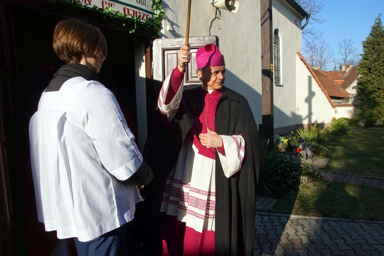 Wizytacja biskupia w Jaźwinie