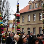 Parada palm wielkanocnych w Trzebnicy w Niedzielę Palmową