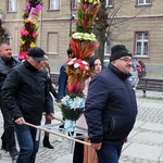 Parada palm wielkanocnych w Trzebnicy w Niedzielę Palmową