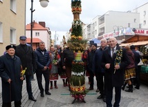 Parada palm wielkanocnych w Trzebnicy w Niedzielę Palmową
