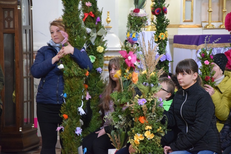 Konkurs palm w Makowie