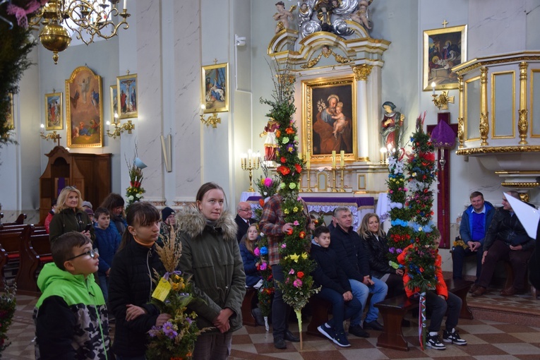 Konkurs palm w Makowie