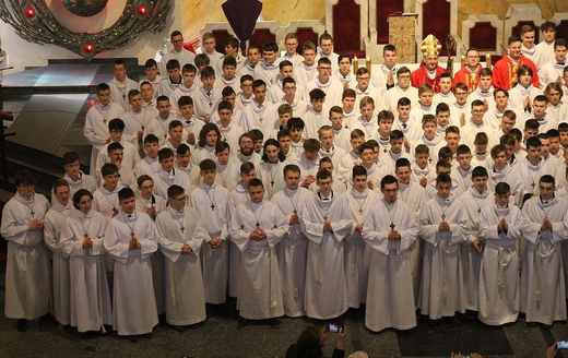 Nowi ceremoniarze i animatorzy służby liturgicznej w diecezji bielsko-żywieckiej - 2022