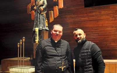 Ewangelizatora zaprosił o. Piotr Radlak OMI, wikariusz kędzierzyńskiej parafii.