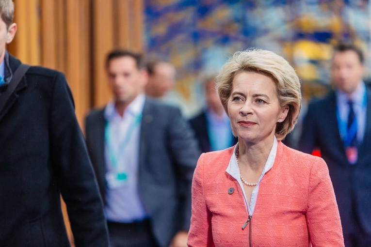 Europosłowie PiS piszą do szefowej KE Ursuli von der Leyen z apelem o środki finansowe UE dla uchodźców z Ukrainy