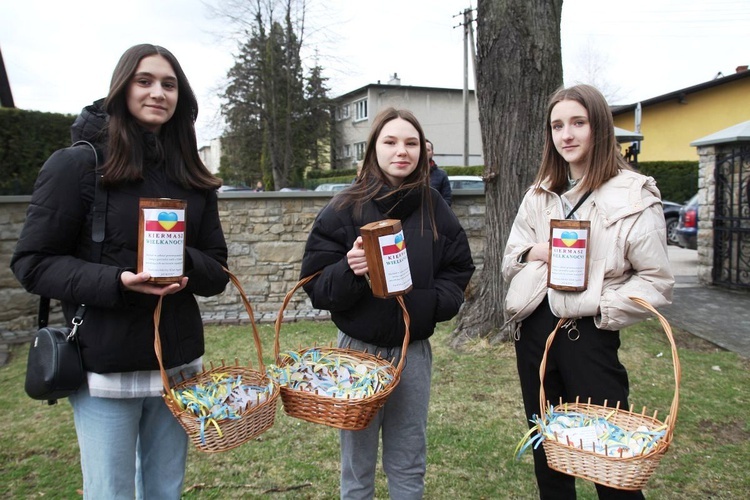 Kiermasz wielkanocny dla gości z Ukrainy w Hałcnowie