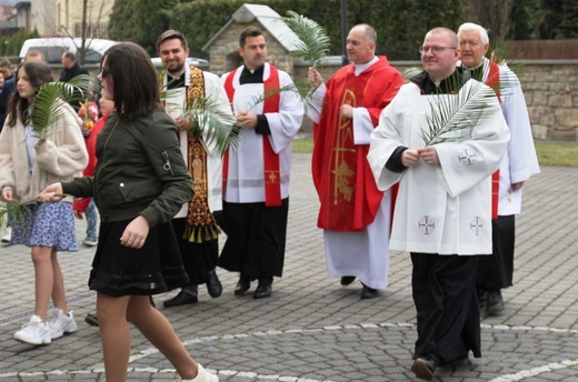Kiermasz wielkanocny dla gości z Ukrainy w Hałcnowie