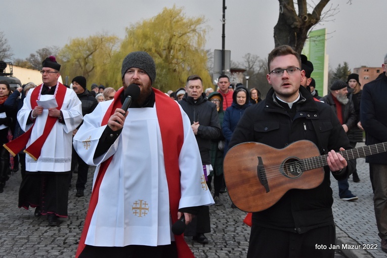 Droga Krzyżowa ulicami Żagania