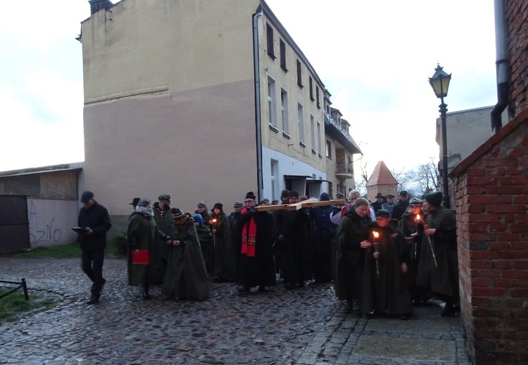 Droga Krzyżowa we Wschowie