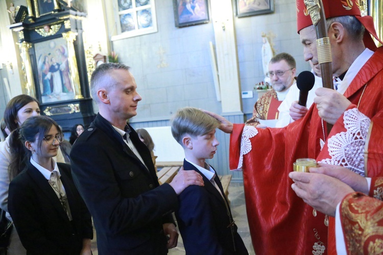 Bierzmowanie w Łososinie Górnej