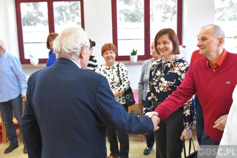 Ks. Olgierd Banaś przekazał 5 tys. książek dla sulechowskiej biblioteki