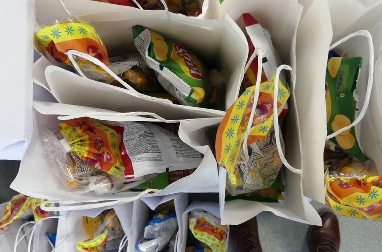 Licealiści KTK dla dzieci w Żywcu-Sporyszu - Wielkanoc 2022