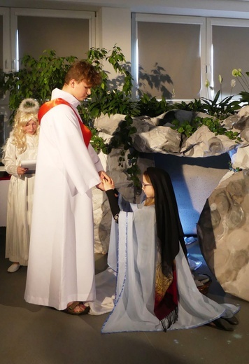 Licealiści KTK dla dzieci w Żywcu-Sporyszu - Wielkanoc 2022