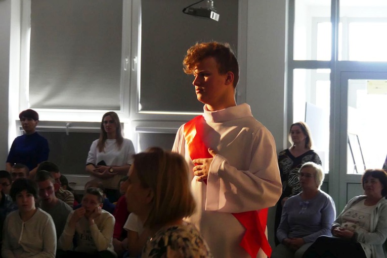 Licealiści KTK dla dzieci w Żywcu-Sporyszu - Wielkanoc 2022