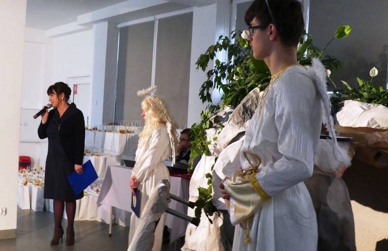 Licealiści KTK dla dzieci w Żywcu-Sporyszu - Wielkanoc 2022