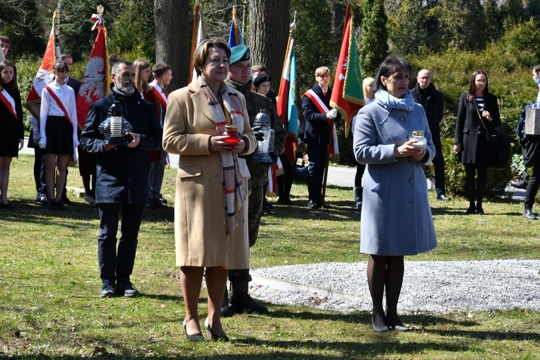 Grób płk. Jerzego Woźniaka oznaczony specjalnym insygnium