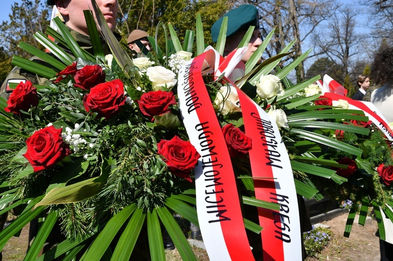 Grób płk. Jerzego Woźniaka oznaczony specjalnym insygnium