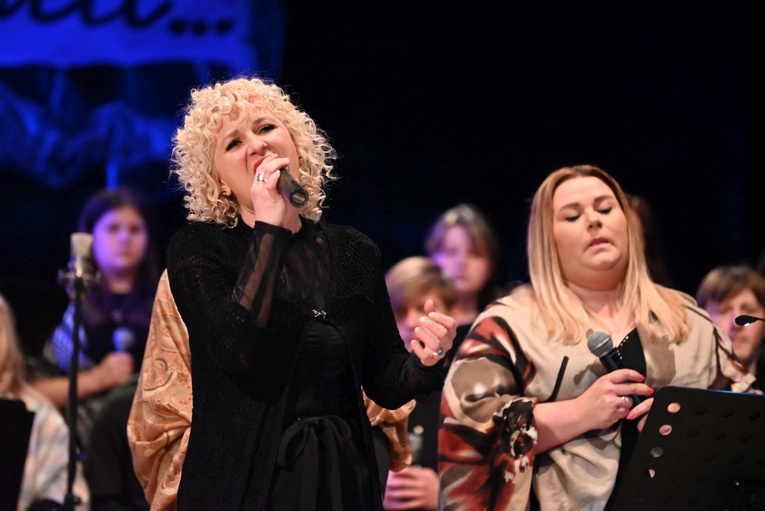 Ząbkowice Śl. Muzyczna Droga Krzyżowa "Coście ludzie uczynili"