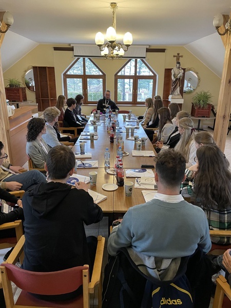 Pierwsze młodzieżowe Forum Liderów Dekanalnych w Pogórzu