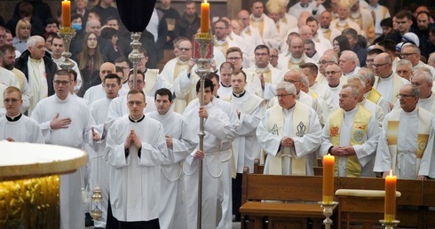 Abp Skworc na Mszy św. Krzyżma w Katowicach: Wszyscy jesteśmy braćmi!