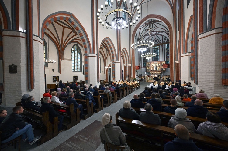 Msza Krzyżma w koszalińskiej katedrze