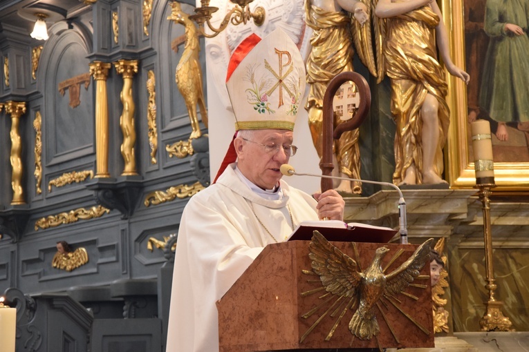 Msza św. Krzyżma w katedrze łowickiej 2022