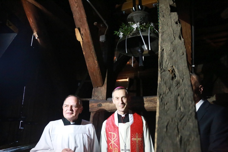Poświęcenie dzwonu w Łososinie Górnej