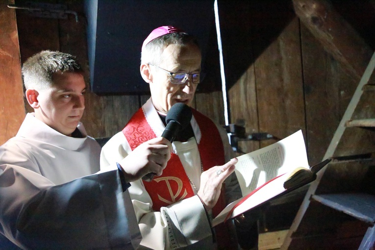 Poświęcenie dzwonu w Łososinie Górnej