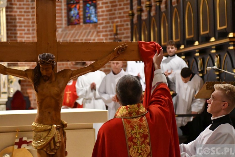 Liturgia Wielkiego Piątku w katedrze