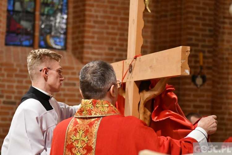 Liturgia Wielkiego Piątku w katedrze