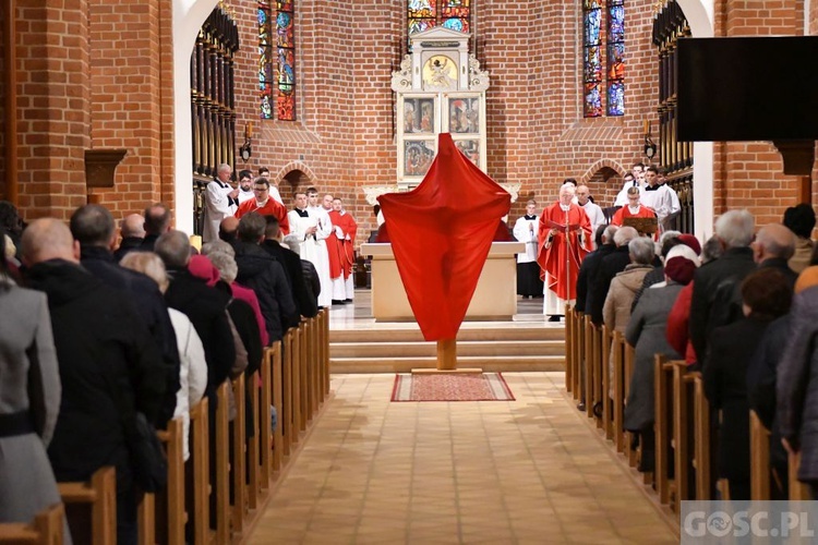 Liturgia Wielkiego Piątku w katedrze