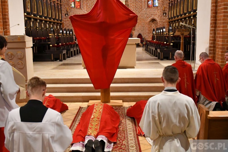 Liturgia Wielkiego Piątku w katedrze