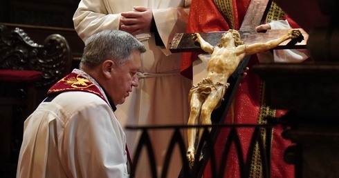 Po ciemnych nocach przyjdzie jutrzenka poranka, który zwiastuje Chrystusowy pokój