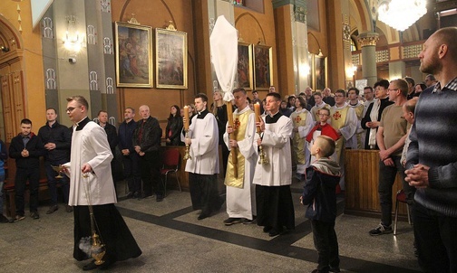 Liturgii Wielkiego Czwartku w katedrze św. Mikołaja w Bielsku-Białej przewodniczył biskup Piotr Greger.