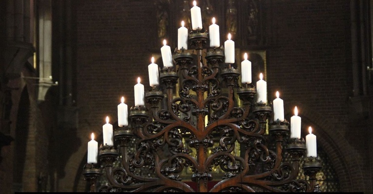 Transmisja liturgii godzin - jutrznia (ciemna) - 16 kwietnia 2022