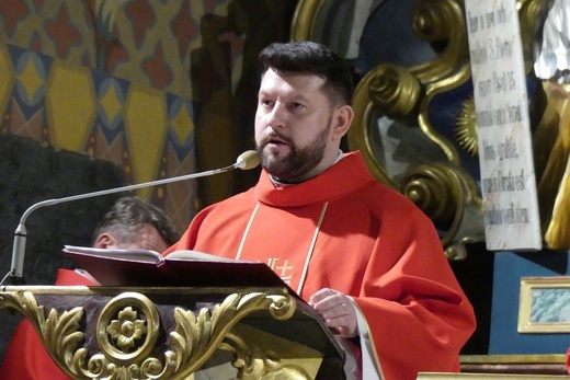 Liturgia Wielkiego Piątku w konkatedrze Narodzenia NMP w Żywcu - 2022