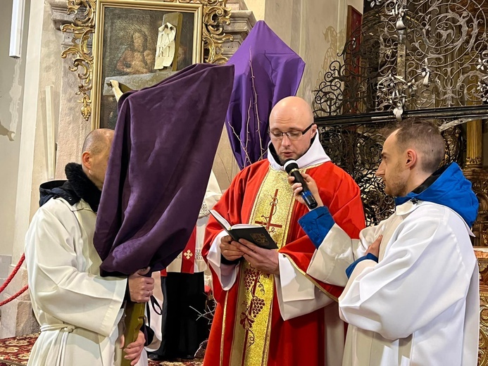 Liturgia Męki Pańskiej w parafiach diecezji