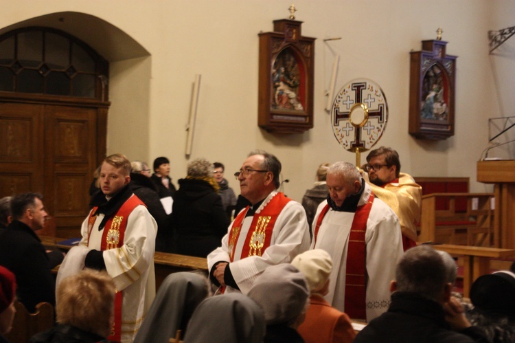 Liturgia Męki Pańskiej w parafiach diecezji