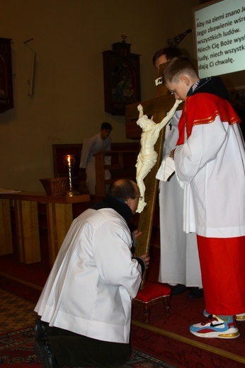 Liturgia Męki Pańskiej w parafiach diecezji