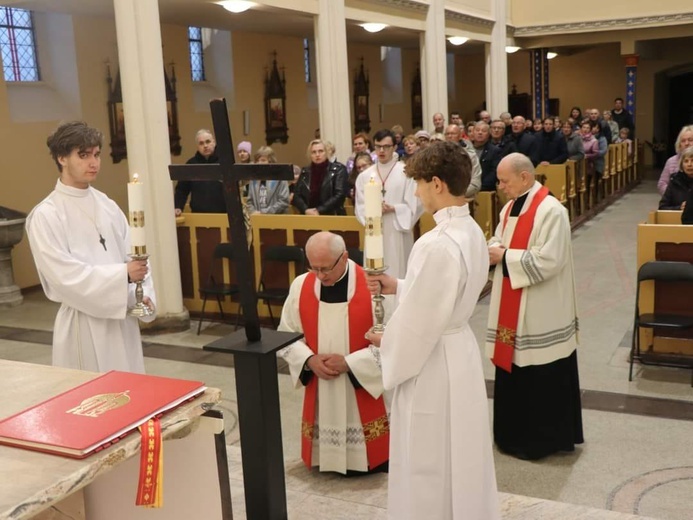 Liturgia Męki Pańskiej w parafiach diecezji